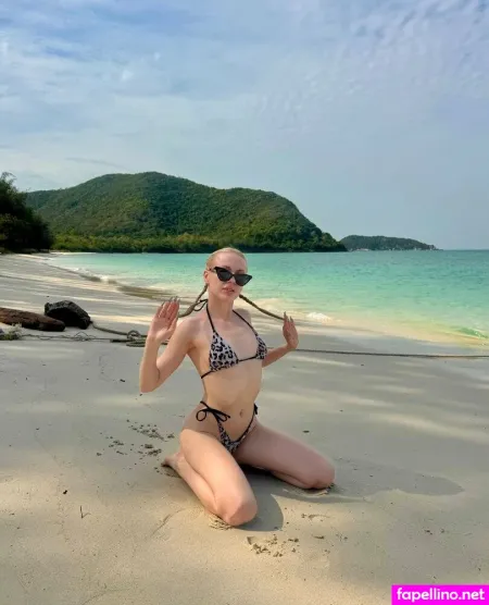 Babyy Bonn OnlyFans Thumbnail #YZWxJyxOnn