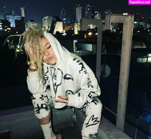 Backpacker Billie OnlyFans Thumbnail #nGek2W2DqE