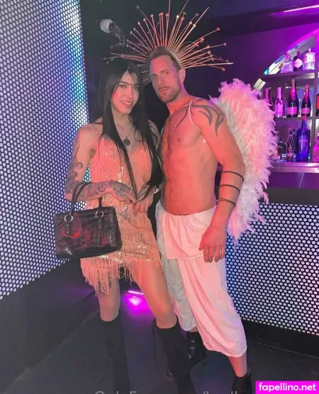 Badbunnyhot1 OnlyFans Thumbnail #2kCB3y23f8