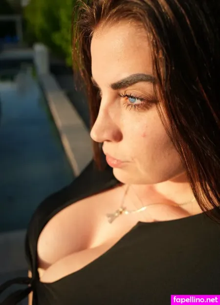 Baddiebrunette 9 OnlyFans Thumbnail #y0hEYy7uAi