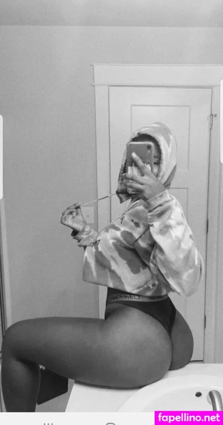 Baddierueee OnlyFans Thumbnail #ofhFWs6zv8