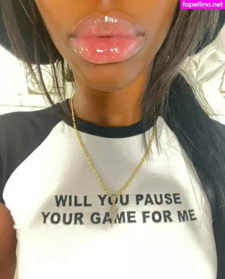 Baddies Galleryy OnlyFans Thumbnail #3kel2RRkYN