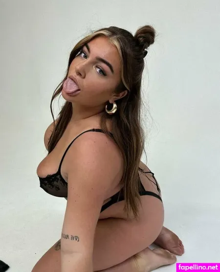 Baddybrunettexx OnlyFans Thumbnail #VpclTeaSn7