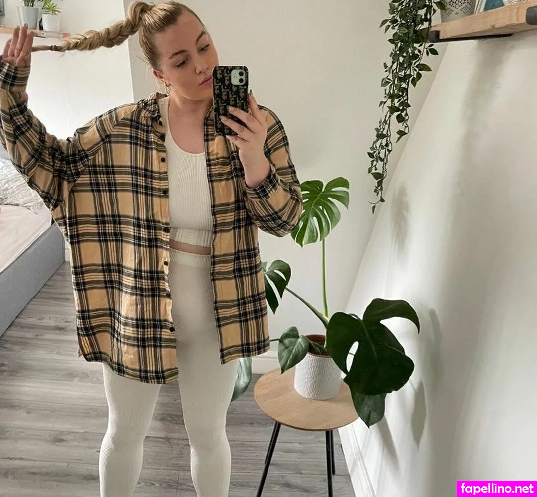 baddiiie_xx, baddyblondexx, baddybrunettexx Nude Leaked OnlyFans Photo #WG8DidnxjD