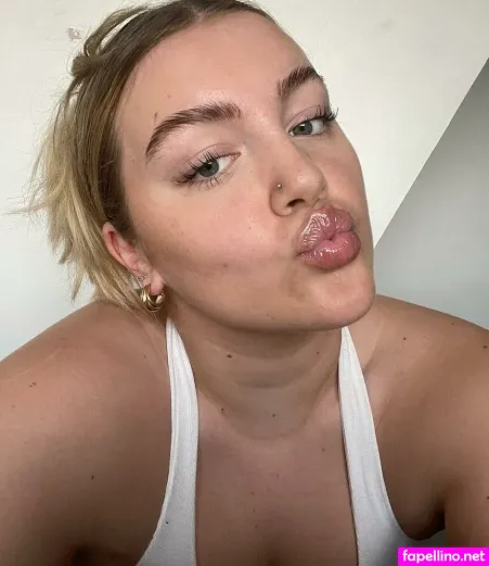 Baddybrunettexx OnlyFans Thumbnail #aVwqggAIHm