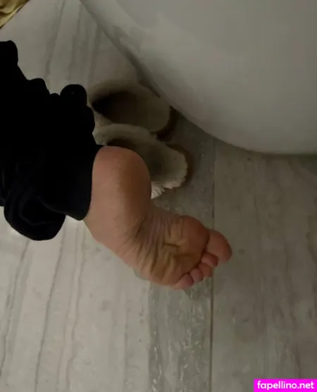Ballerinafeetveronica OnlyFans Thumbnail #1q0a9fZzAo