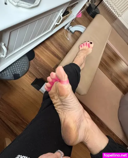Ballerinafeetveronica OnlyFans Thumbnail #yUMzYYFhPp