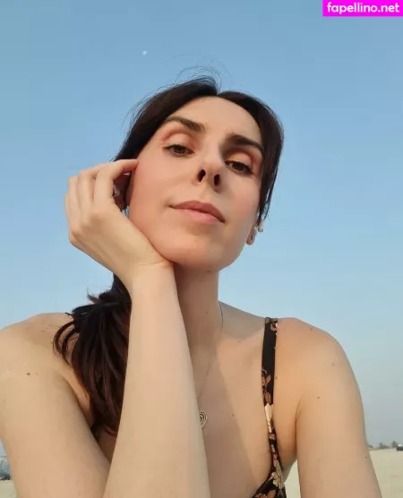 Bambi Hou OnlyFans Thumbnail #6worqRixKR