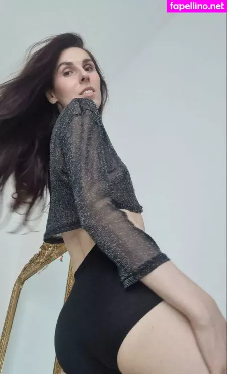 Bambi Hou OnlyFans Thumbnail #J2lwYdcQLw