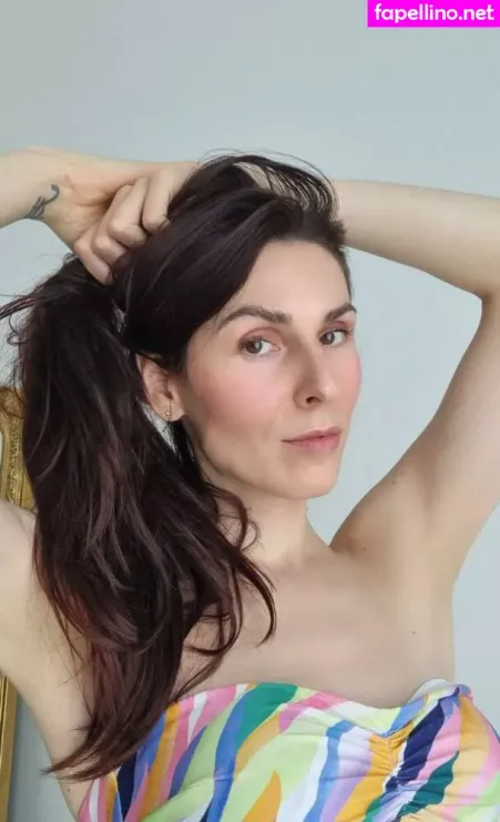 Bambi Hou OnlyFans Thumbnail #RUruWWNg50