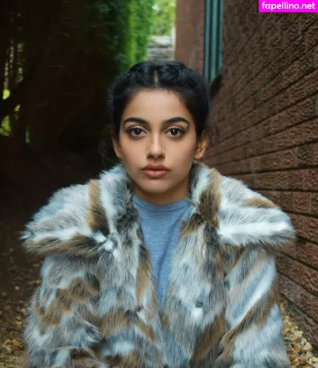 Banita Sandhu OnlyFans Thumbnail #UNYHCiIHbo