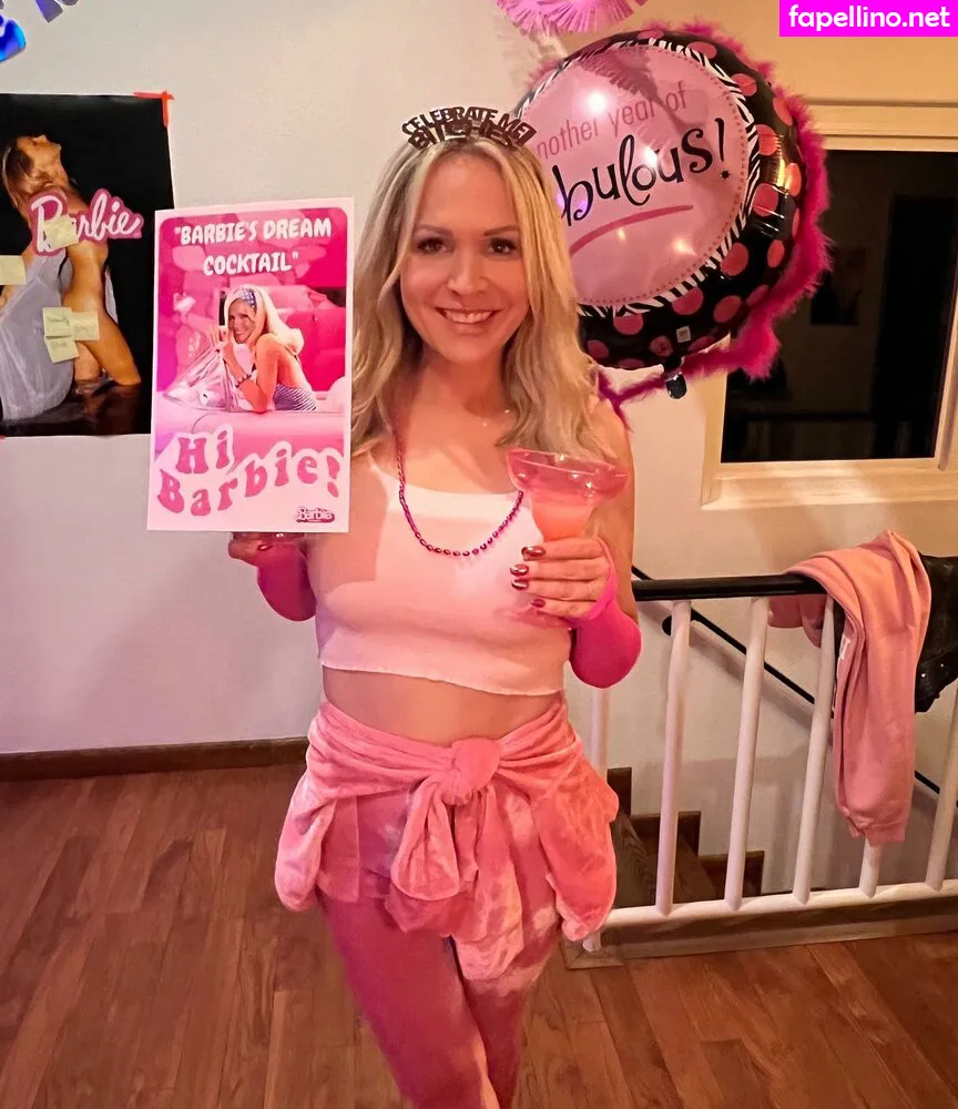 barbiealynwoods Nude Leaked OnlyFans Photo #i57tREDPUI