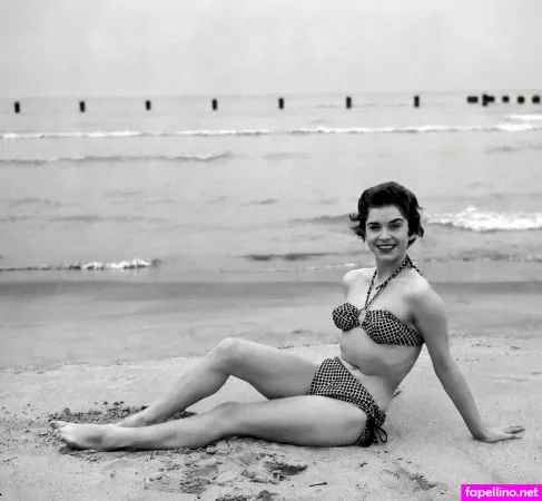 Barbara Cameron OnlyFans Thumbnail #MoF4wO3rZF