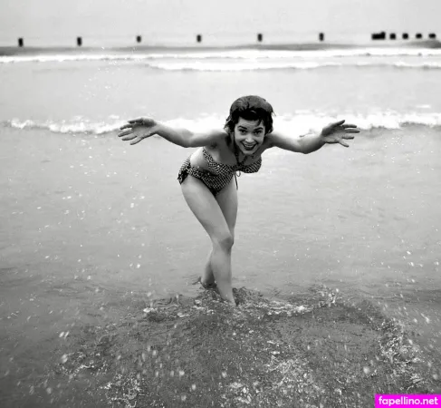 Barbara Cameron OnlyFans Thumbnail #yWl68H8r9C