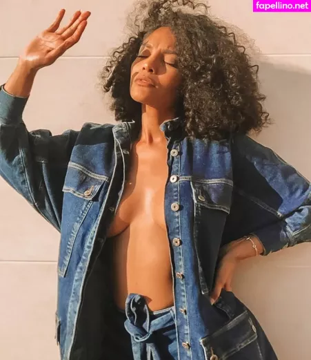 Barbara Reis OnlyFans Thumbnail #EWHxko9wXp