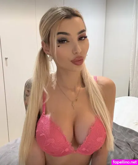 Barbie Raxett Main Profile Photo