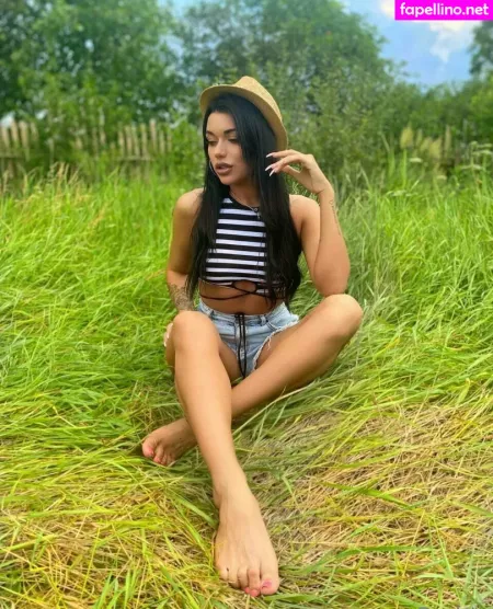 Barbie33 OnlyFans Thumbnail #Ym5aH7BAy7