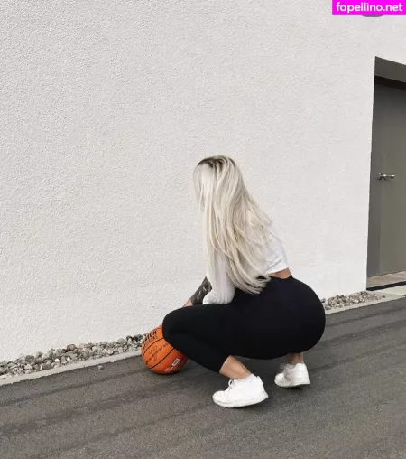 Barbieanni 99 OnlyFans Thumbnail #3QCWgt44WX