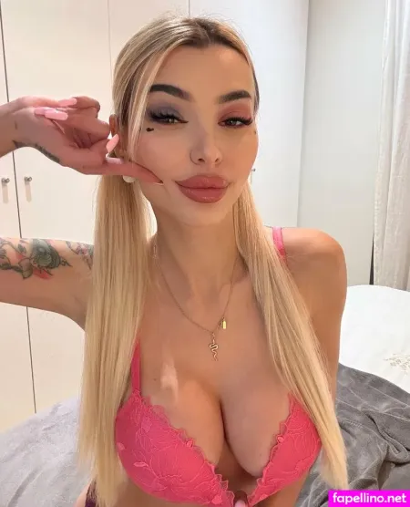 Barbieraxett 1 OnlyFans Thumbnail #t0uHE45mWh