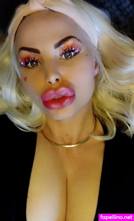 Barbiesaysyes OnlyFans Thumbnail #9zhnyNT9Lu