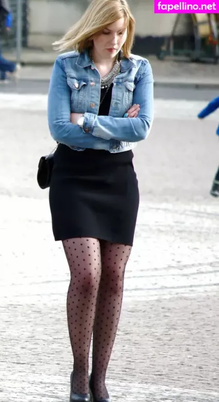 Bare Feet OnlyFans Thumbnail #esyN3wUtuR