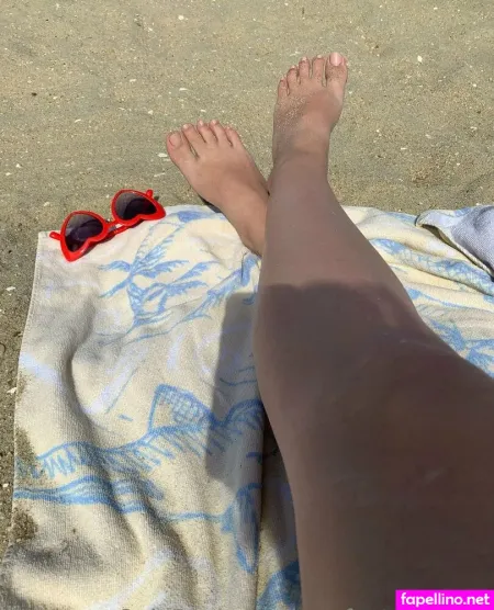 Barefoot Babe02 OnlyFans Thumbnail #LzLZfDNWxQ