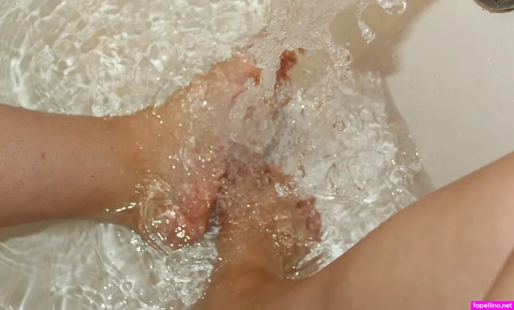 Barefoot Babe02 OnlyFans Thumbnail #OEjPdxFOgW