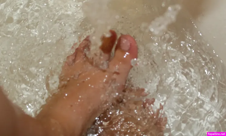 Barefoot Babe02 OnlyFans Thumbnail #Ztyz5MBtLI