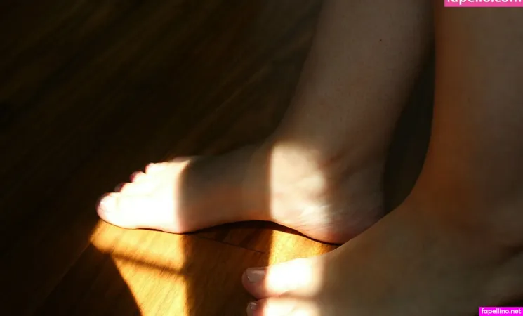 Barefoot Babe02 OnlyFans Thumbnail #u3g25l6u1r