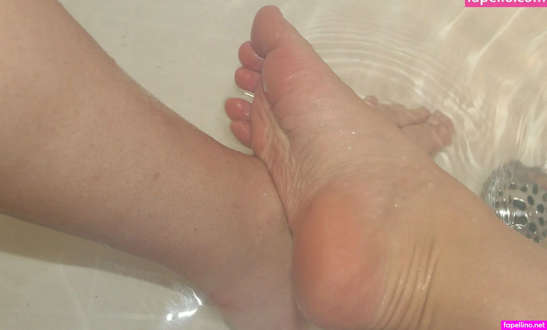 barefoot_babe02, kevkhalifa420 Nude Leaked OnlyFans Photo #zJYvKievPd