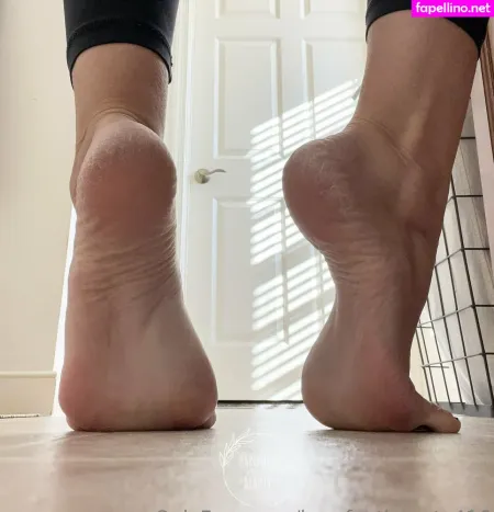 Barefootbeauty416 OnlyFans Thumbnail #8qwxra34OF