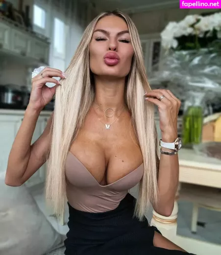 Baronova Tati OnlyFans Thumbnail #1a8WBsFroO
