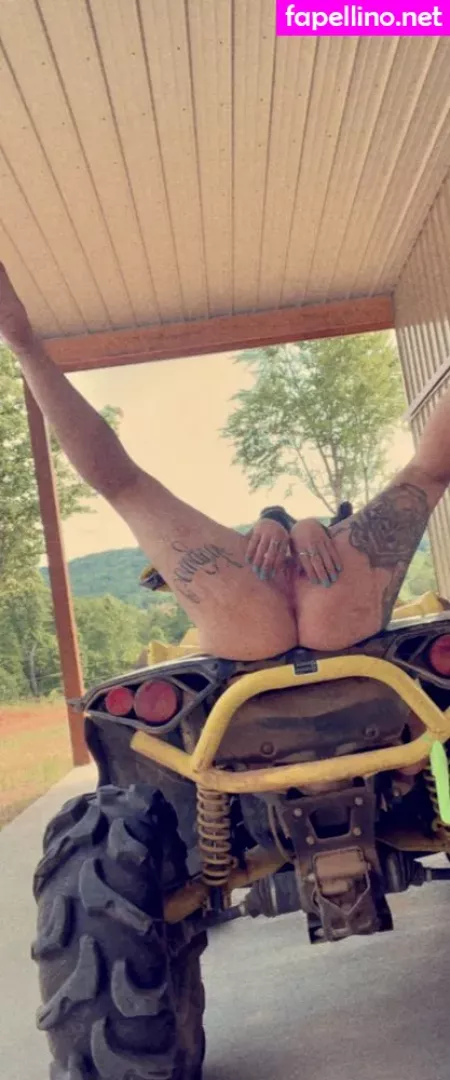 Barrel Racer71 OnlyFans Thumbnail #x1xWKMCotb