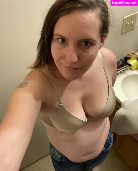 Barrelbabe2020 OnlyFans Thumbnail #M5vTmpms0f