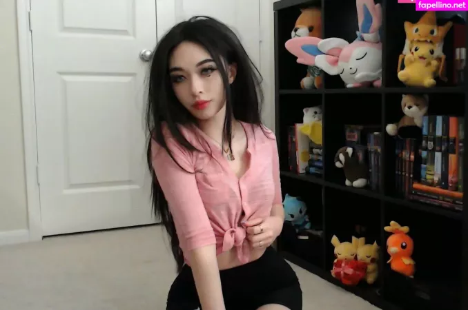 Basedlilv OnlyFans Thumbnail #6TbBDXVUAi