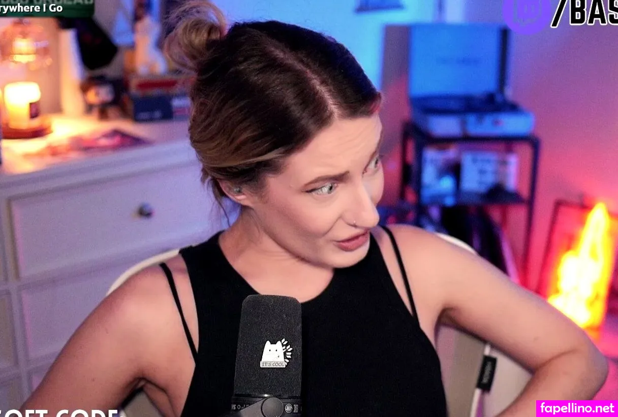 basicwitgirl, tbhlessbasic Nude Leaked OnlyFans Photo #XamrrAJWgU