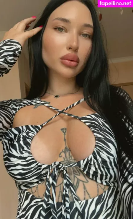 Batty Bootty OnlyFans Thumbnail #GWrMmIzyea