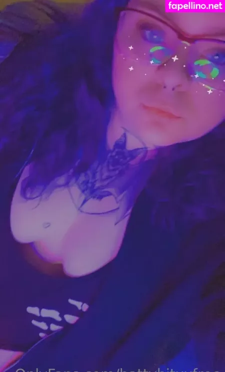 Battybitxxfree OnlyFans Thumbnail #odRU4MFd7O