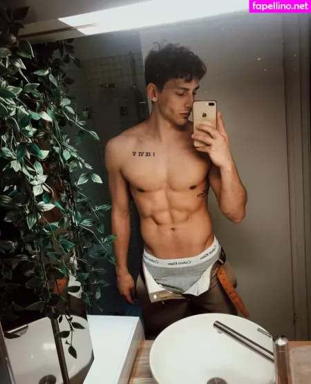 Battyboyfree OnlyFans Thumbnail #FbeUGDc7tW