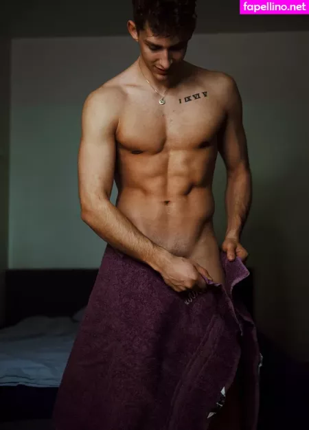 Battyboyfree OnlyFans Thumbnail #uGB2RPkKNU