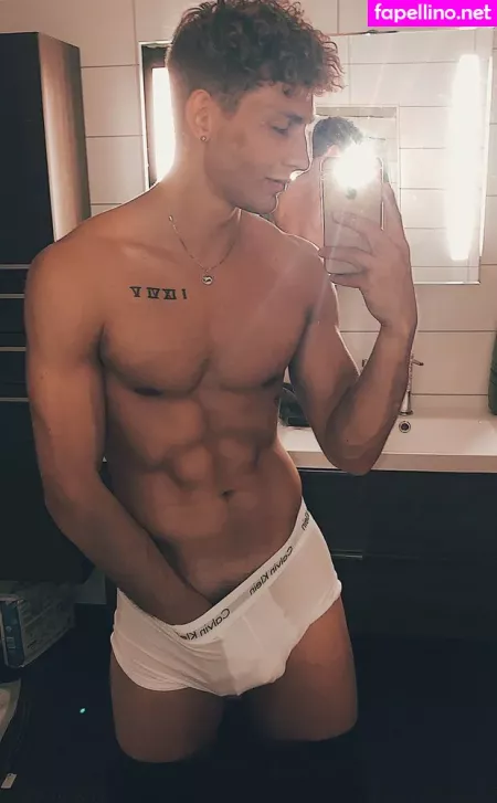 Battyboyfree OnlyFans Thumbnail #uy9dIm3IKt