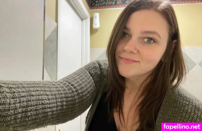 Bbapplehoney OnlyFans Thumbnail #Uo83FvxOOD