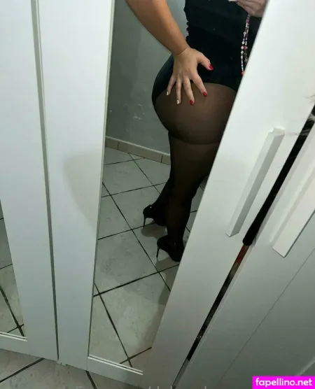 Bbwdeborah Ass Feetstar OnlyFans Thumbnail #0FRiuqQitZ
