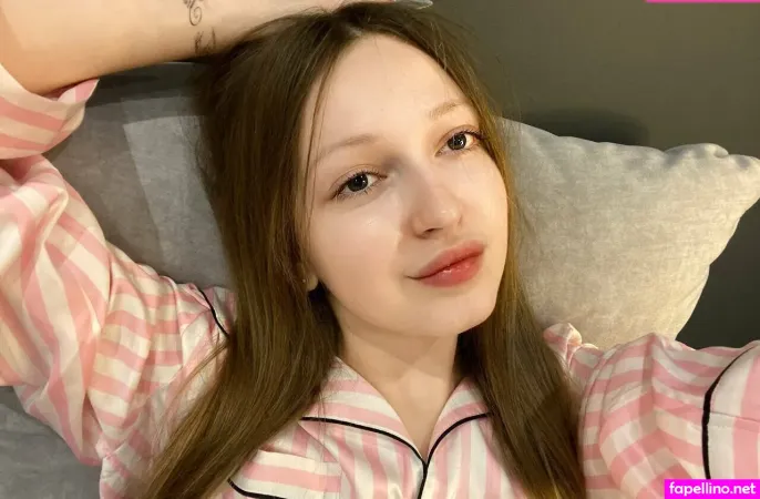 Bby Nicoletta OnlyFans Thumbnail #9Dzey4E2aW