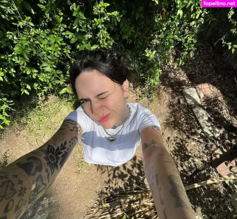 Bea Miller OnlyFans Thumbnail #1ckQ3xPReJ