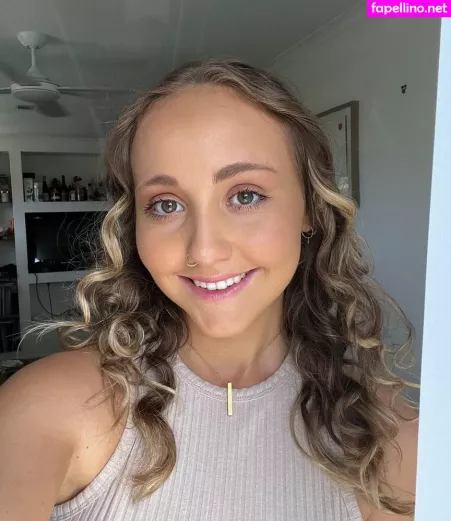 Beachbaby19 OnlyFans Thumbnail #1UPcS2iK3y