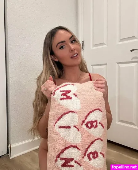 Beachbarbiiee 2 OnlyFans Thumbnail #o528B8CY5d