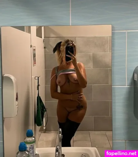 Beachcutie 2 OnlyFans Thumbnail #UwYnXvgWbg