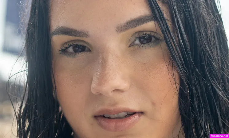 Bearriz Barbosa OnlyFans Thumbnail #p55iN46u5N