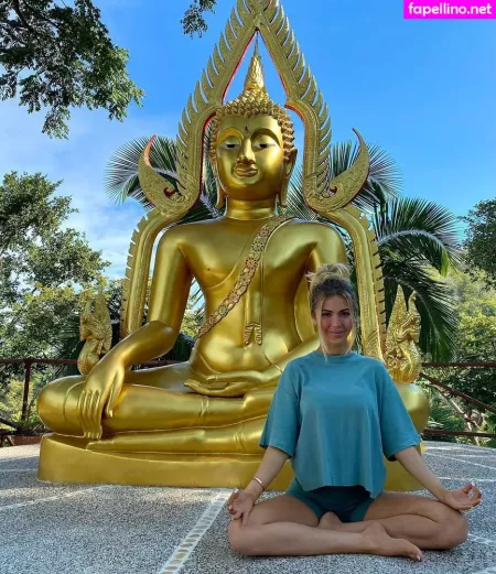 Beatrice Bouchard OnlyFans Thumbnail #M9TyTytsix